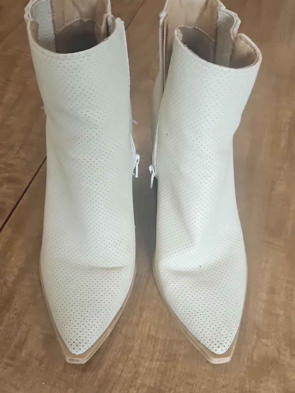Perforated White Pointed Ankle Boots with Side Zip